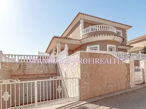 Prodej vily, Torrevieja, Španělsko, 116 m2