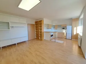 Prodej bytu 2+kk, Zlín, Podlesí V, 52 m2