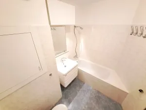 Prodej bytu 2+kk, Zlín, Podlesí V, 52 m2