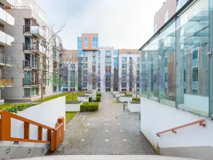 Pronájem garážového stání, Praha - Vinohrady, Korunní, 18 m2