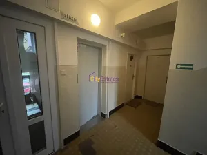 Pronájem bytu 1+kk, Praha - Vršovice, Karpatská, 28 m2