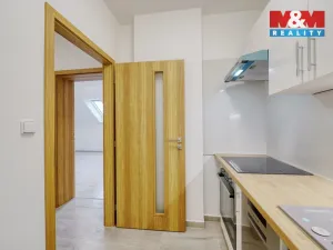 Pronájem bytu 1+1, Plzeň - Jižní Předměstí, Husova, 33 m2