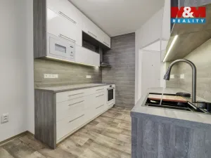 Prodej bytu 4+1, Cheb, Májová, 121 m2