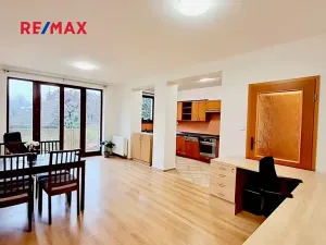 Pronájem bytu 2+kk, Praha - Vysočany, U Kloubových domů, 69 m2