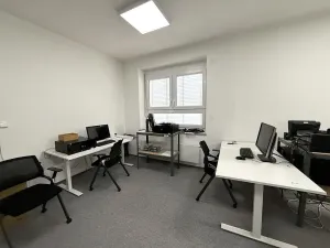 Pronájem kanceláře, Brno - Židenice, Kosmákova, 13 m2