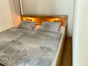 Pronájem bytu 1+1, Praha - Kobylisy, Košťálkova, 35 m2