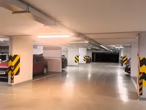 Pronájem garážového stání, Praha - Háje, Jurkovičova, 16 m2