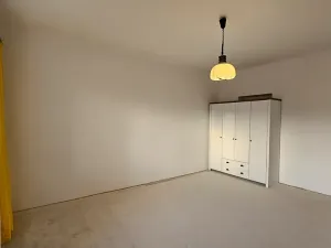 Pronájem bytu 2+1, Praha, Kladenská, 82 m2