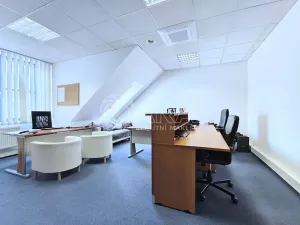 Pronájem kanceláře, Praha - Nusle, Hvězdova, 240 m2