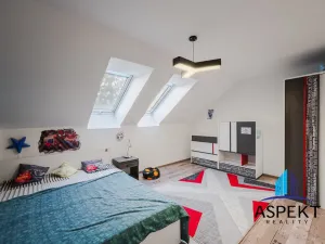 Prodej rodinného domu, Neumětely, V Chaloupkách, 220 m2