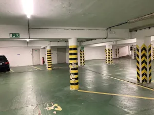 Pronájem garážového stání, Praha - Vinohrady, Londýnská, 14 m2