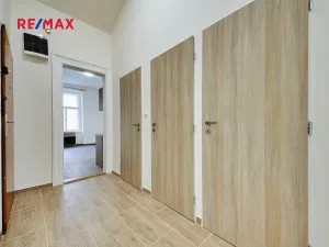 Pronájem bytu 2+kk, Praha - Vršovice, 28. pluku, 42 m2
