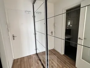 Pronájem bytu 1+kk, Praha - Libeň, Novovysočanská, 25 m2