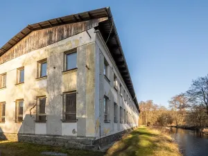 Prodej výrobních prostor, Kolinec, 2640 m2