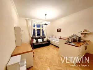 Pronájem bytu 2+kk, Praha - Bubeneč, Jaselská, 48 m2