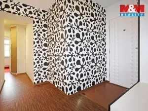 Prodej bytu 2+1, Karlovy Vary - Drahovice, Vítězná, 33 m2