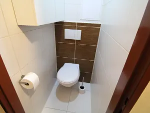 Prodej bytu 3+1, Karlovy Vary, Krymská, 68 m2