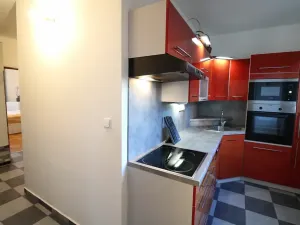 Prodej bytu 3+1, Karlovy Vary, Krymská, 68 m2