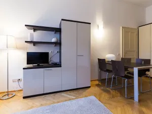 Pronájem bytu 2+kk, Praha - Nové Město, Hálkova, 49 m2