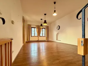Prodej atypického bytu, Třebíč, Na Úbočí, 85 m2