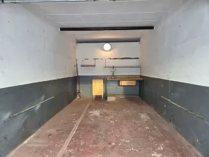 Pronájem garáže, Hradec Králové, U Mostku, 17 m2