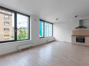 Pronájem bytu 1+kk, Praha - Karlín, Sokolovská, 38 m2