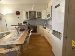 Pronájem bytu 2+kk, Praha - Prosek, Valečovská, 68 m2