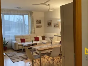 Pronájem bytu 2+kk, Praha - Prosek, Valečovská, 68 m2