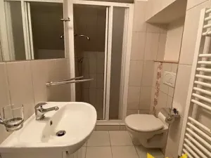 Pronájem bytu 1+kk, Praha - Uhříněves, náměstí Bratří Jandusů, 35 m2