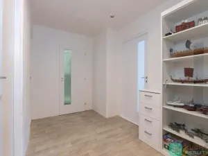 Prodej bytu 3+1, Dubí, Koněvova, 69 m2