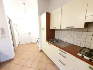 Pronájem bytu 1+kk, Praha - Smíchov, Plzeňská, 27 m2