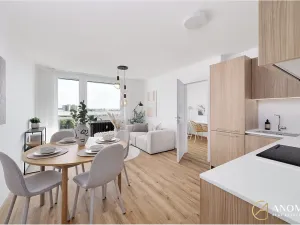 Prodej bytu 4+kk, Praha - Kobylisy, Třebenická, 73 m2