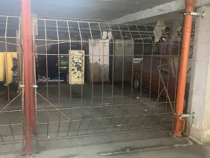 Prodej garážového stání, Praha, Lovosická, 18 m2