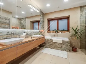 Prodej rodinného domu, Praha - Kyje, Hodějovská, 308 m2