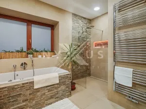 Prodej rodinného domu, Praha - Kyje, Hodějovská, 308 m2