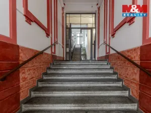 Prodej bytu 4+kk, Klatovy - Klatovy III, Husovo náměstí, 78 m2