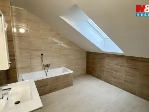 Pronájem rodinného domu, Měník, 150 m2