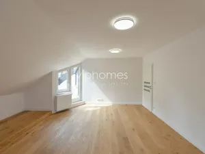 Pronájem bytu 5+1, Praha - Malá Strana, Říční, 189 m2