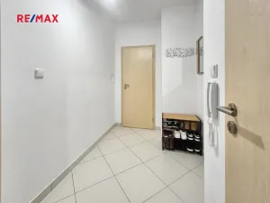 Pronájem bytu 2+kk, Praha - Dolní Měcholupy, Honzíkova, 55 m2