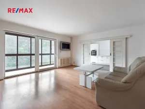 Prodej vily, Měchenice, Hlavní, 330 m2