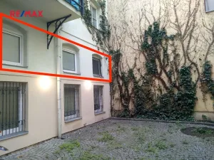 Pronájem kanceláře, Praha - Karlín, Sokolovská, 36 m2