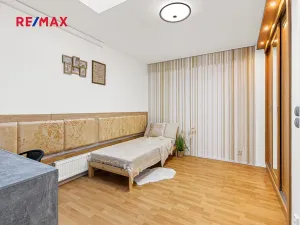 Prodej atypického bytu, Praha - Hostivař, Přeštická, 68 m2