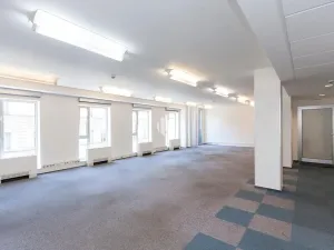 Pronájem kanceláře, Praha - Smíchov, Štefánikova, 371 m2