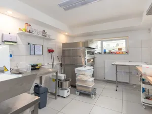 Prodej obchodního prostoru, Praha - Vršovice, Petrohradská, 68 m2