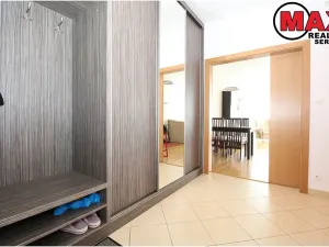 Pronájem bytu 2+kk, Praha - Hrdlořezy, V třešňovce, 61 m2