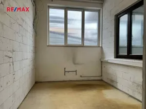 Pronájem výrobních prostor, Měřín, 454 m2