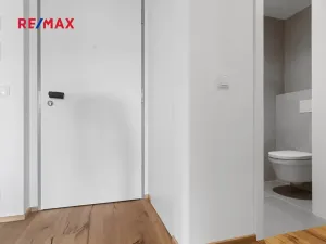 Pronájem bytu 2+kk, Praha - Karlín, Křižíkova, 79 m2