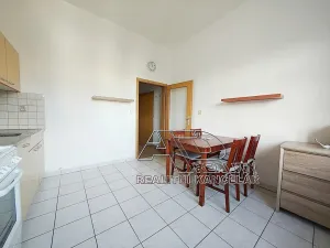 Pronájem bytu 1+1, České Budějovice, Husova tř., 40 m2