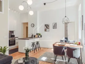 Pronájem bytu 2+kk, Praha, Pernerova, 65 m2