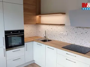 Pronájem bytu 1+kk, Hradec Králové - Nový Hradec Králové, třída Edvarda Beneše, 20 m2